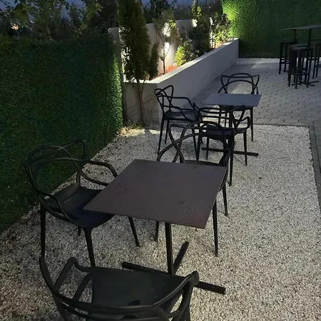 Private Pool By Day Off Скоп'є