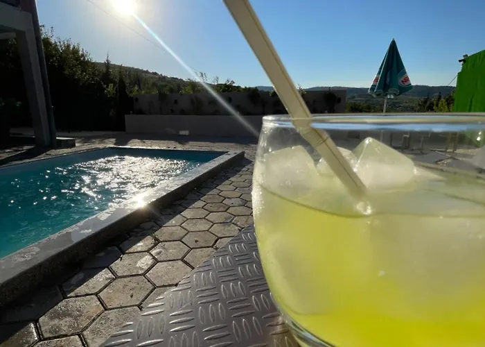 Private Pool By Day Off Апартаменти