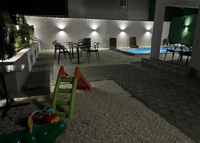 Private Pool By Day Off Апартаменти Скоп'є