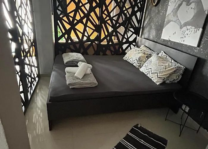 Private Pool By Day Off Апартаменти Скоп'є