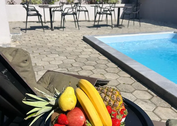 Private Pool By Day Off